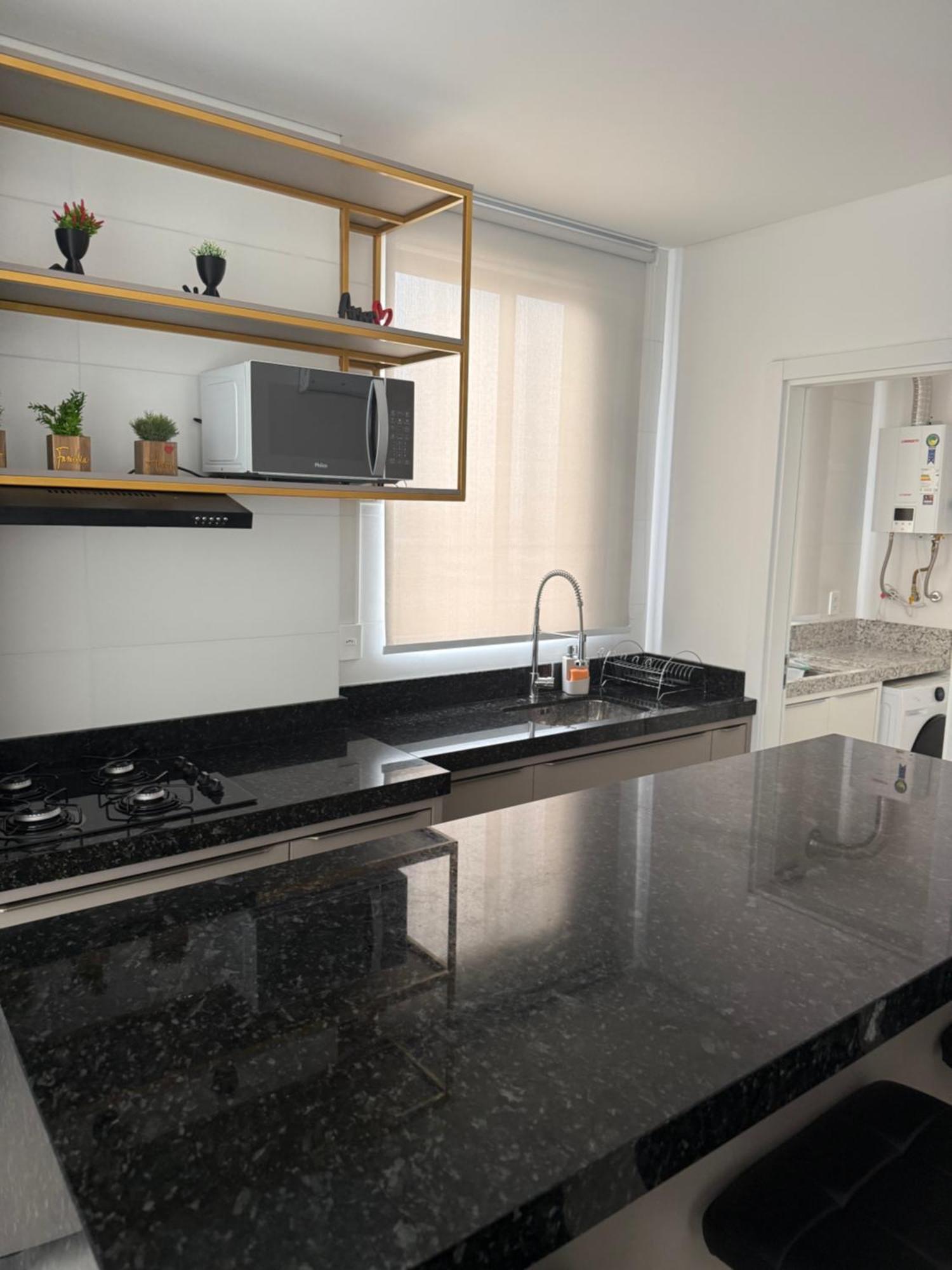 Apartamento Pereque Frente Mar